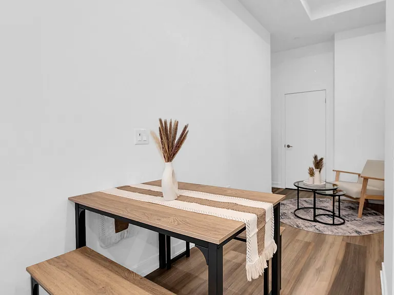 5 Wellington St S #208 — Photo 10