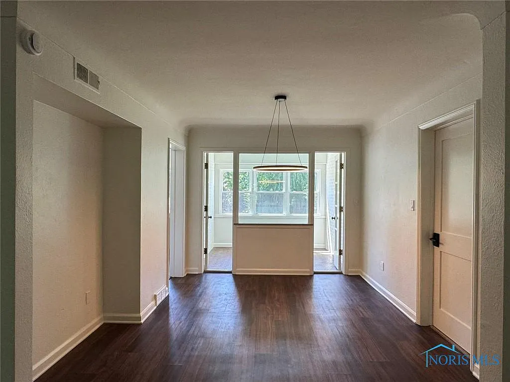 2 bed, 2.0 bath, 1350 sqft, $2,000 — Photo 4