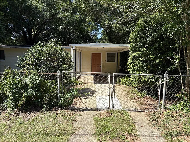 707 New York Dr — Photo 1