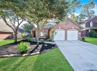30 Drifting Shadows Cir, Conroe, TX 77385