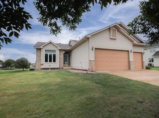 13778 Hill Place Dr, Rogers, MN 55374