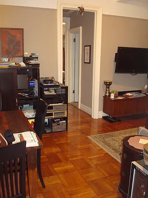 Rented by Metropolitan Equities | media 17