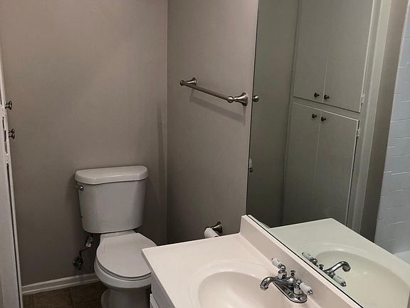 4th image of 271 Kennebec Ave APT 1
