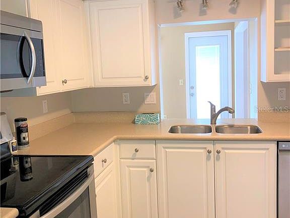 4th image of 1562 Grand Blvd #504