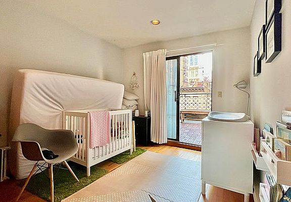 4th image of 261 W 93rd St APT 7