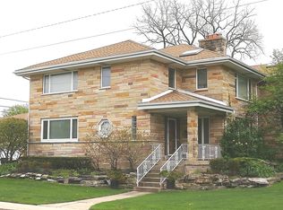 4165 W Estes Ave, Lincolnwood, IL 60712
