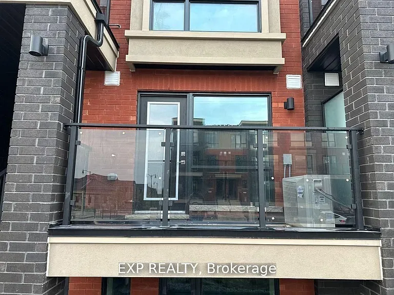 165 Veterans Dr #6 — Photo 2