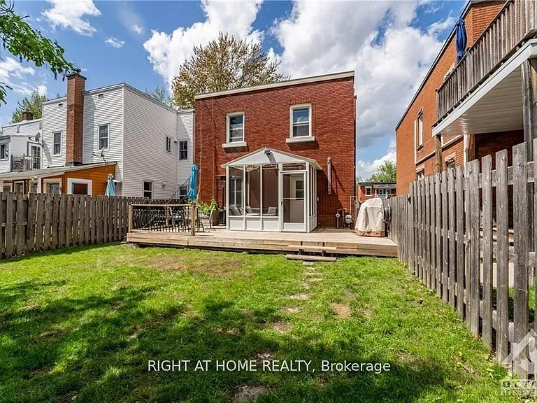 24 Desjardins Ave — Photo 16