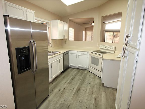 3rd image of 2807 Secret Canyon Rd