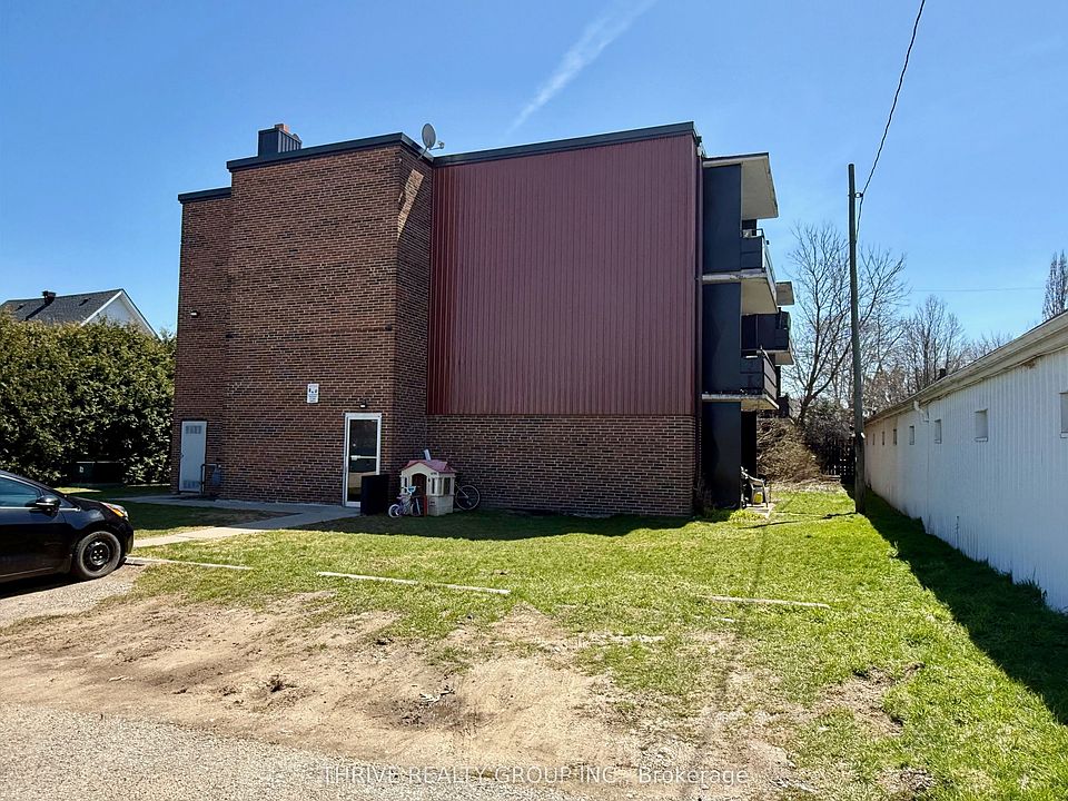 2nd image of 1576 Caledonia St
