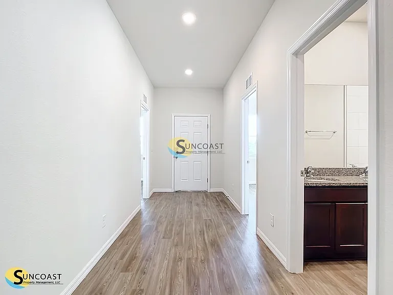 585 Marion Oaks Pass — Photo 3