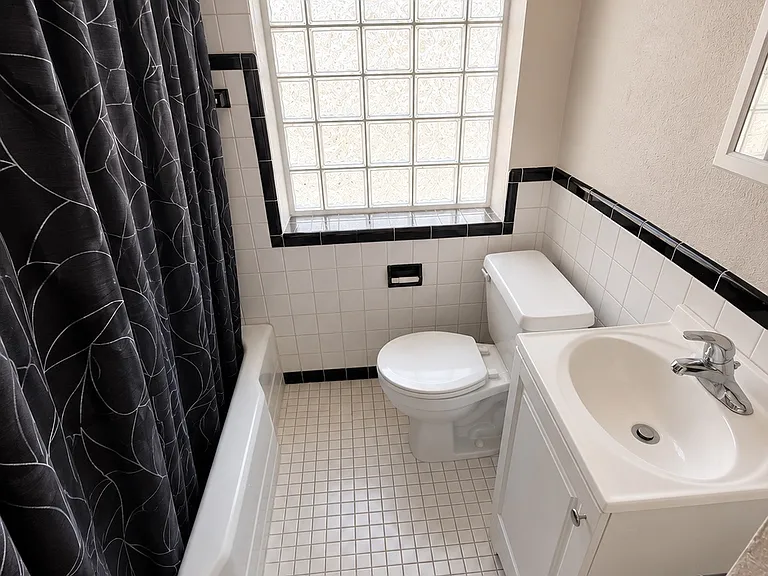 5518 Chippewa St #2W — Photo 6