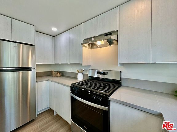 4th image of 626 N Kingsley Dr #1A