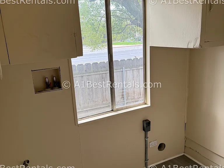 107 Hackberry Ave — Photo 16