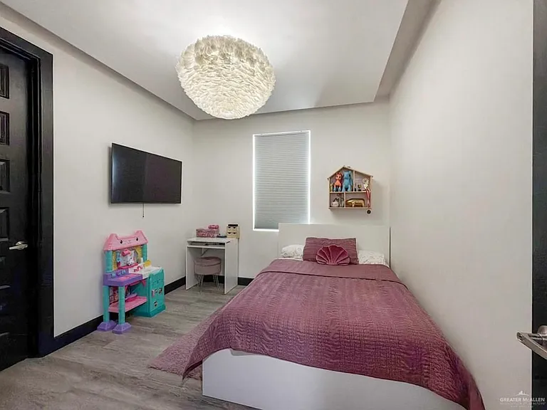 2202 Mirabelle St — Photo 13
