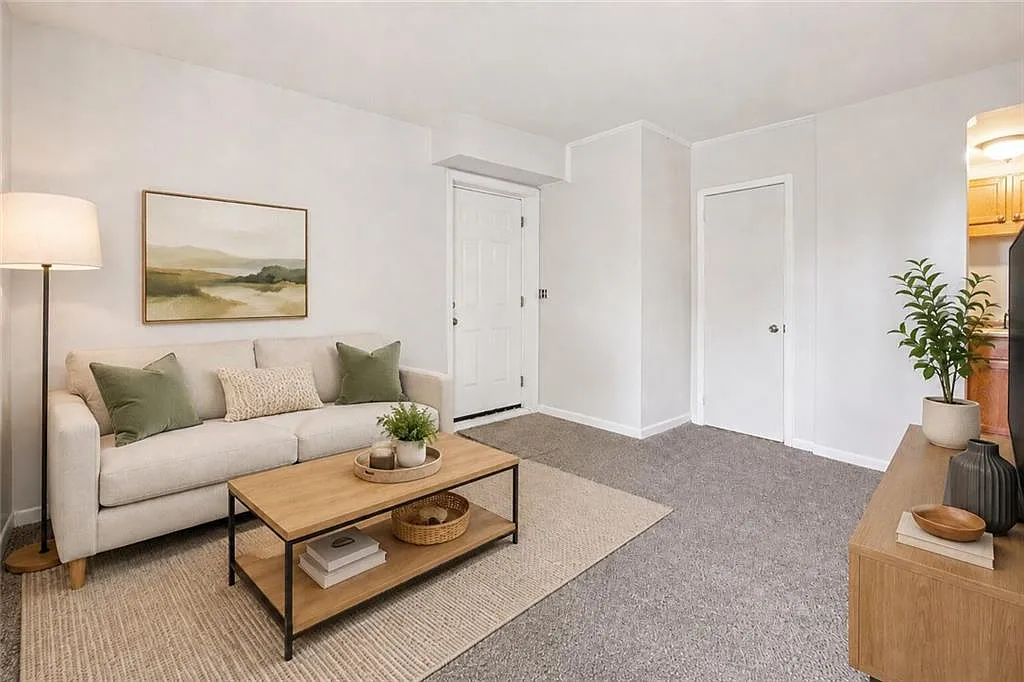 1 bed, 1.0 bath, 950 sqft, $1,295 — Photo 3