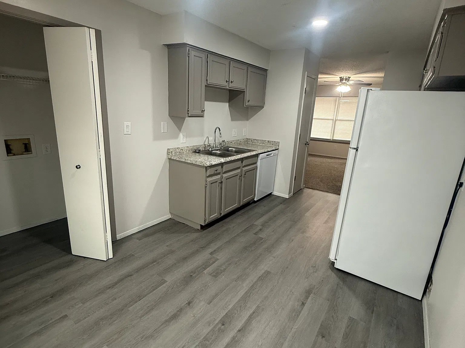 2128 E Macs Ct — Photo 3