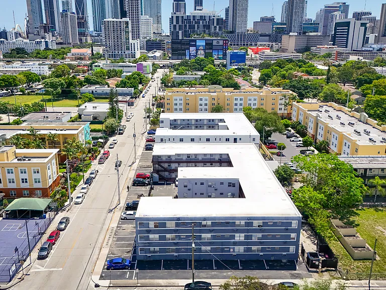 Miami Central Apartments — Photo 24