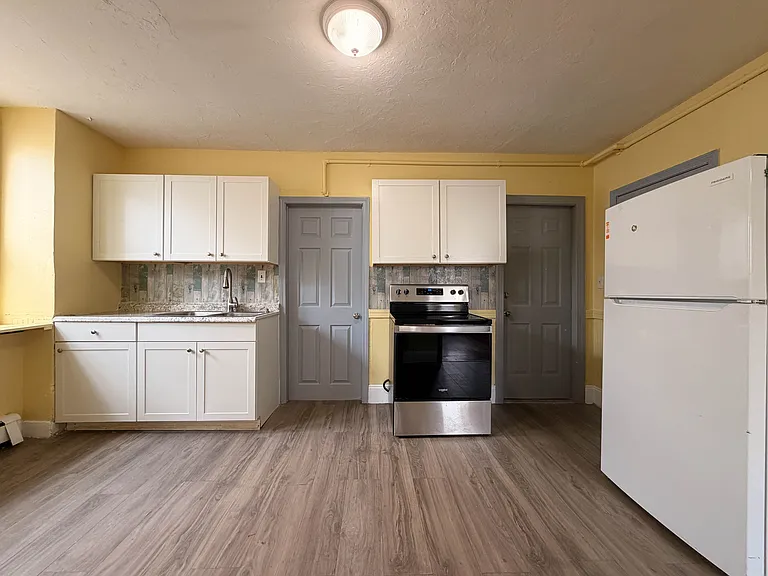 560 Broad St #2 — Photo 12