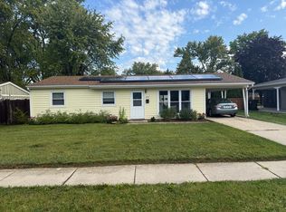 657 Minerva Ave, Wauconda, IL 60084