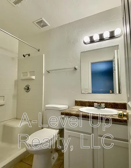 913 E 34th St #1 — Photo 16