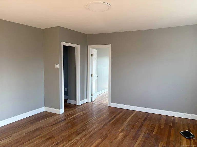 724 Middletown Ave #2 — Photo 4