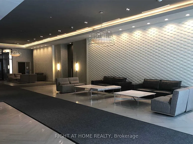 460 Adelaide St E #1123 — Photo 2
