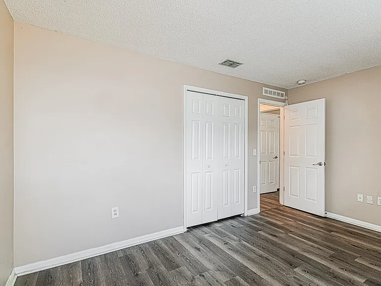 14017 Tudor St — Photo 14