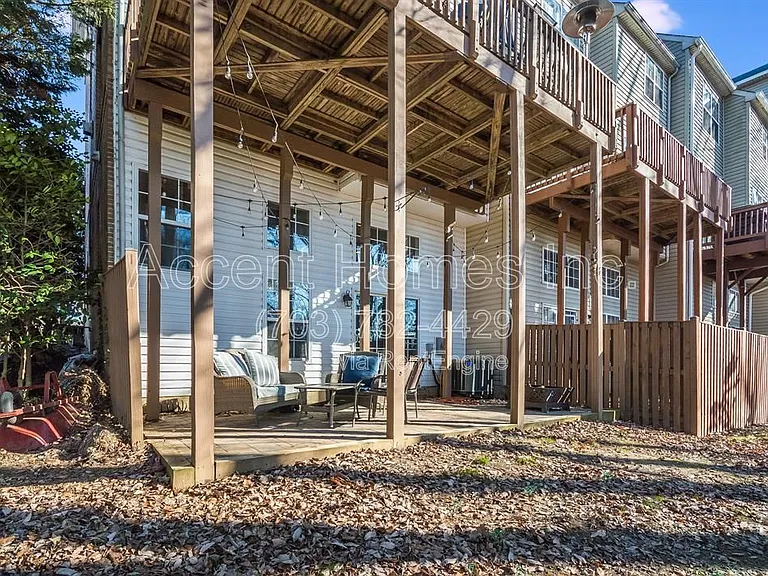 6450 Waterfield Rd — Photo 63