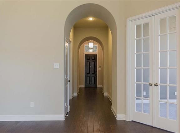 4th image of 2319 Knox Way