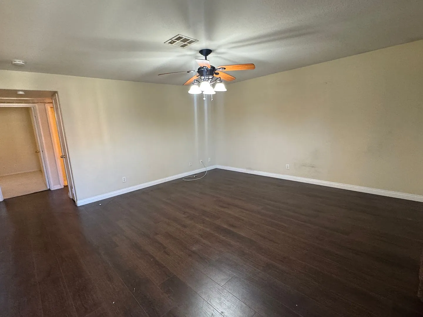 Two Bedroom Two Bathroom Fully Furnished Condo — Photo 3
