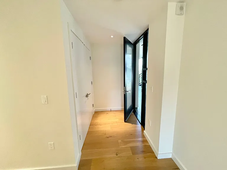 580 Hayes St #306 — Photo 10
