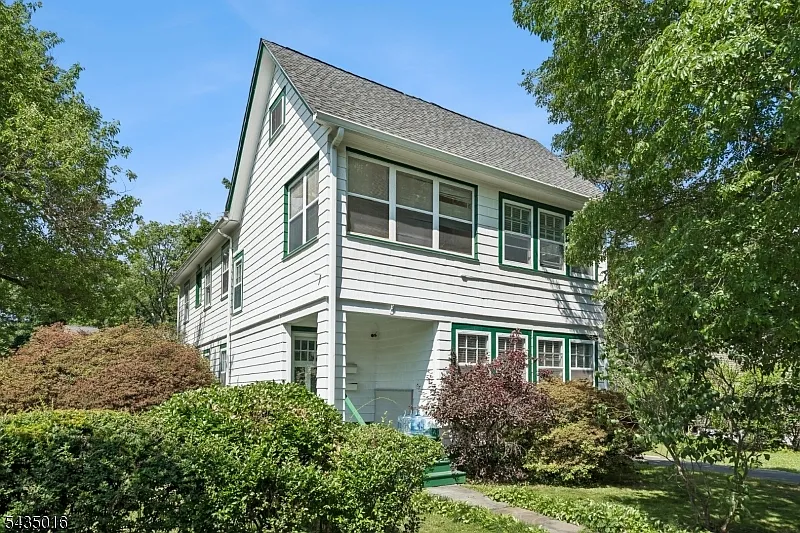 2 bed, 1.0 bath, $3,150 — Photo 2