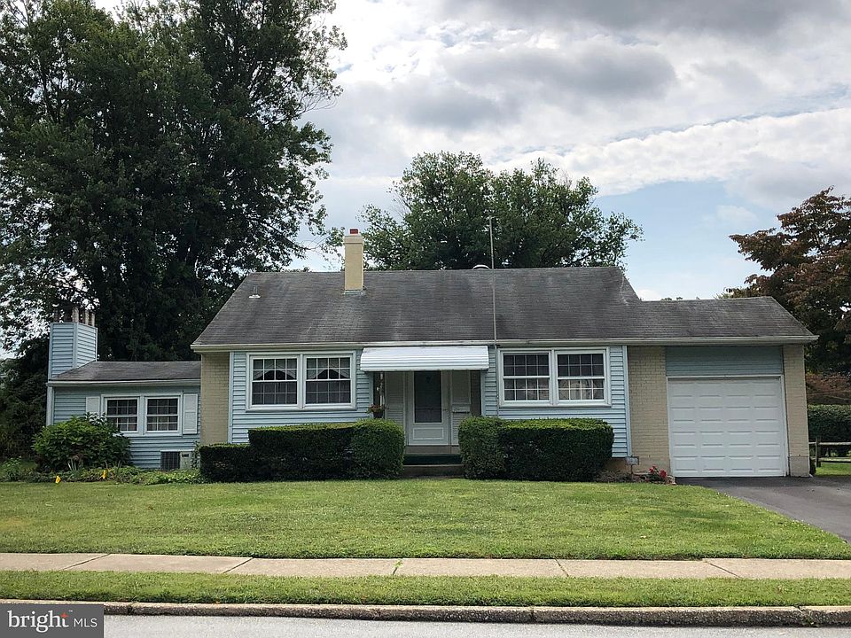 1st image of 139 Lake Dr