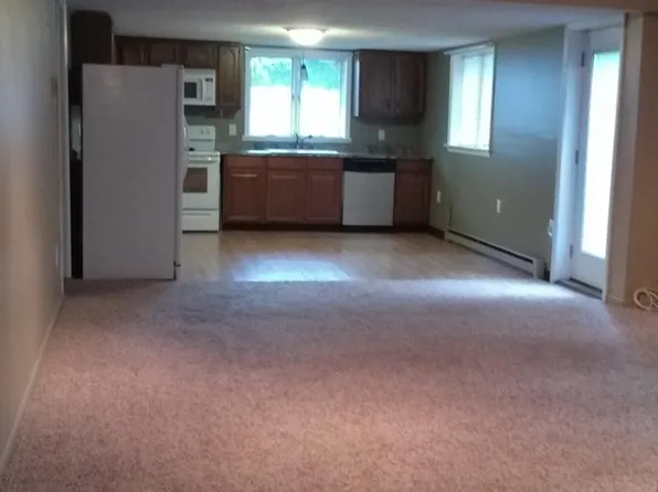 5 Greenridge Dr, Clifton Park, NY 12065