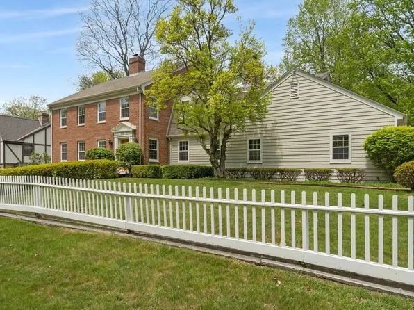 404 W Ravine Baye ROAD, Bayside, WI 53217