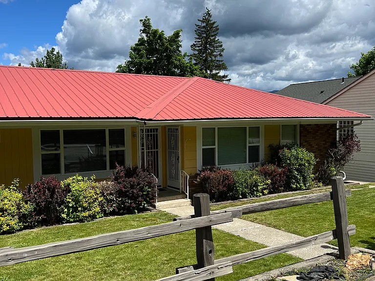 1726 Main Ave — Photo 1