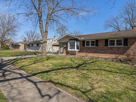5th image of 521 Canterbury Dr