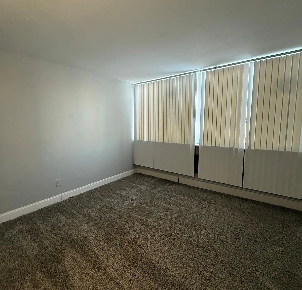 1 bed, 870 sqft, $995 — Photo 2