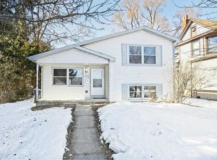 2616 Edina Blvd, Zion, IL 60099
