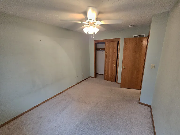 5408 S 82nd St — Photo 13