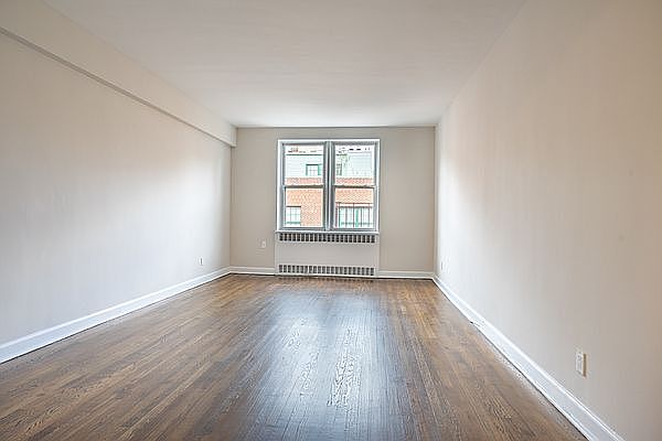 1st image of 780 Greenwich St APT 4H