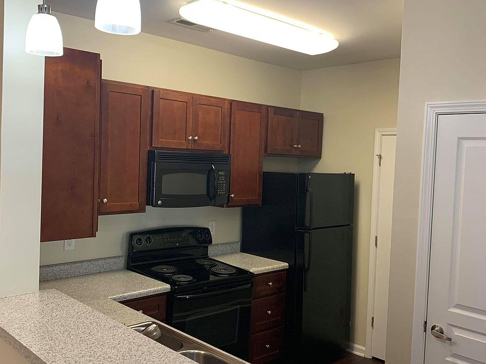 1st image of 2304 Kentworth Dr #2304