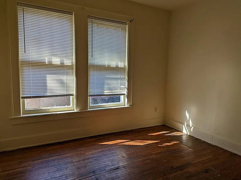 207-209 Austin Ln #207 — Photo 7