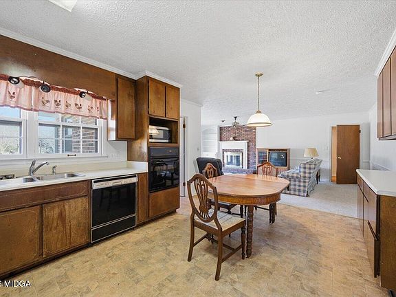 2nd image of 6414 Ponderosa Dr
