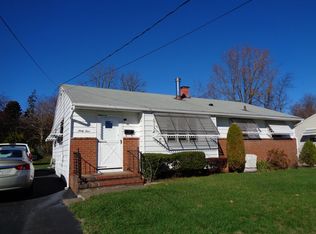 64 Shelburne Dr, Ewing, NJ 08638