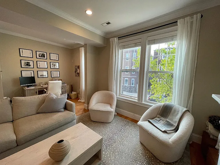 607 E 5th St #2 — Photo 9