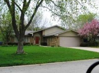 12132 W Lake View Dr, Orland Park, IL 60467