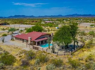 42209 N Castle Hot Springs Rd, Morristown, AZ 85342