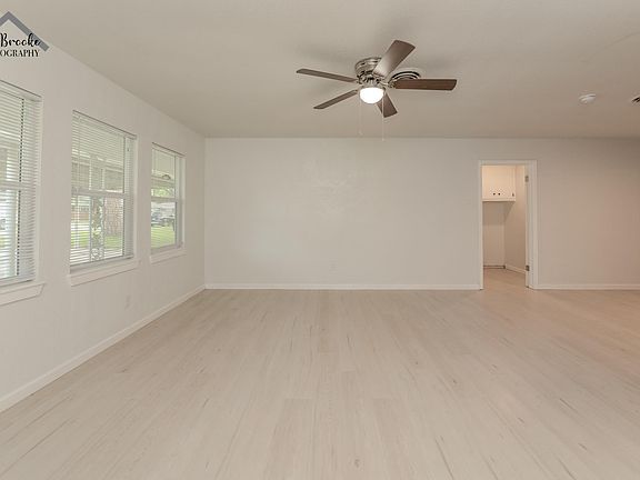 5th image of 4505 University Ave